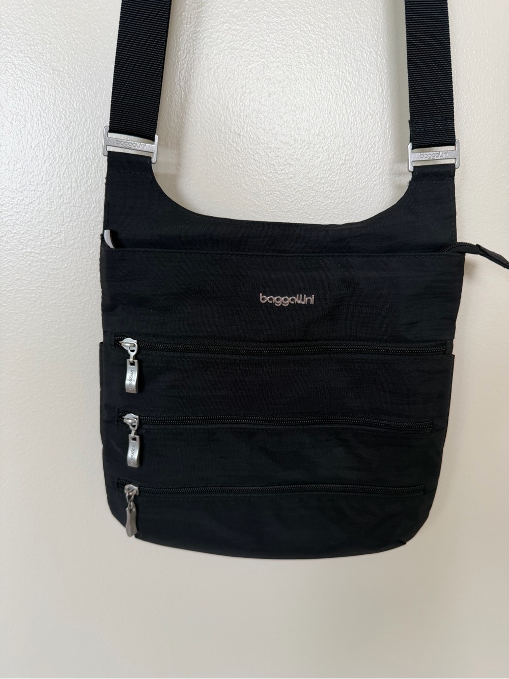 BAGGALLINI Legacy Big Zipper Bagg With RFID in Black